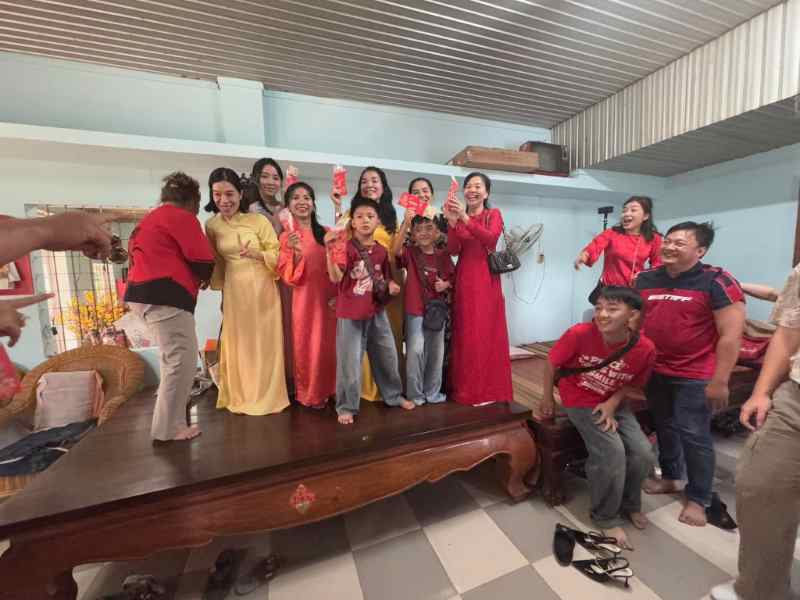 Đi Chúc Tết Họ Hàng